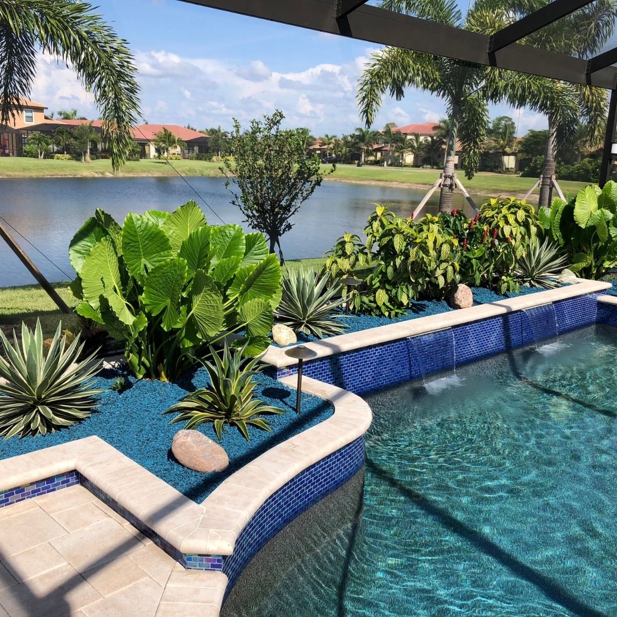 Landscape Rubber Mulch | Blue - Image 4